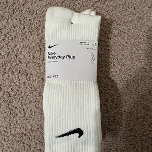 Nike Everyday Plus Dri-FIT White Socks Large 8-12 3 Pack